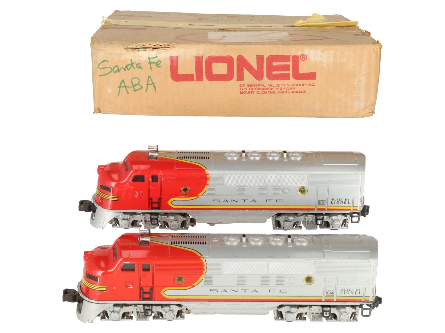Lionel 2353 Vintage O Santa Fe F-3 AB Diesel Locomotive Set VG