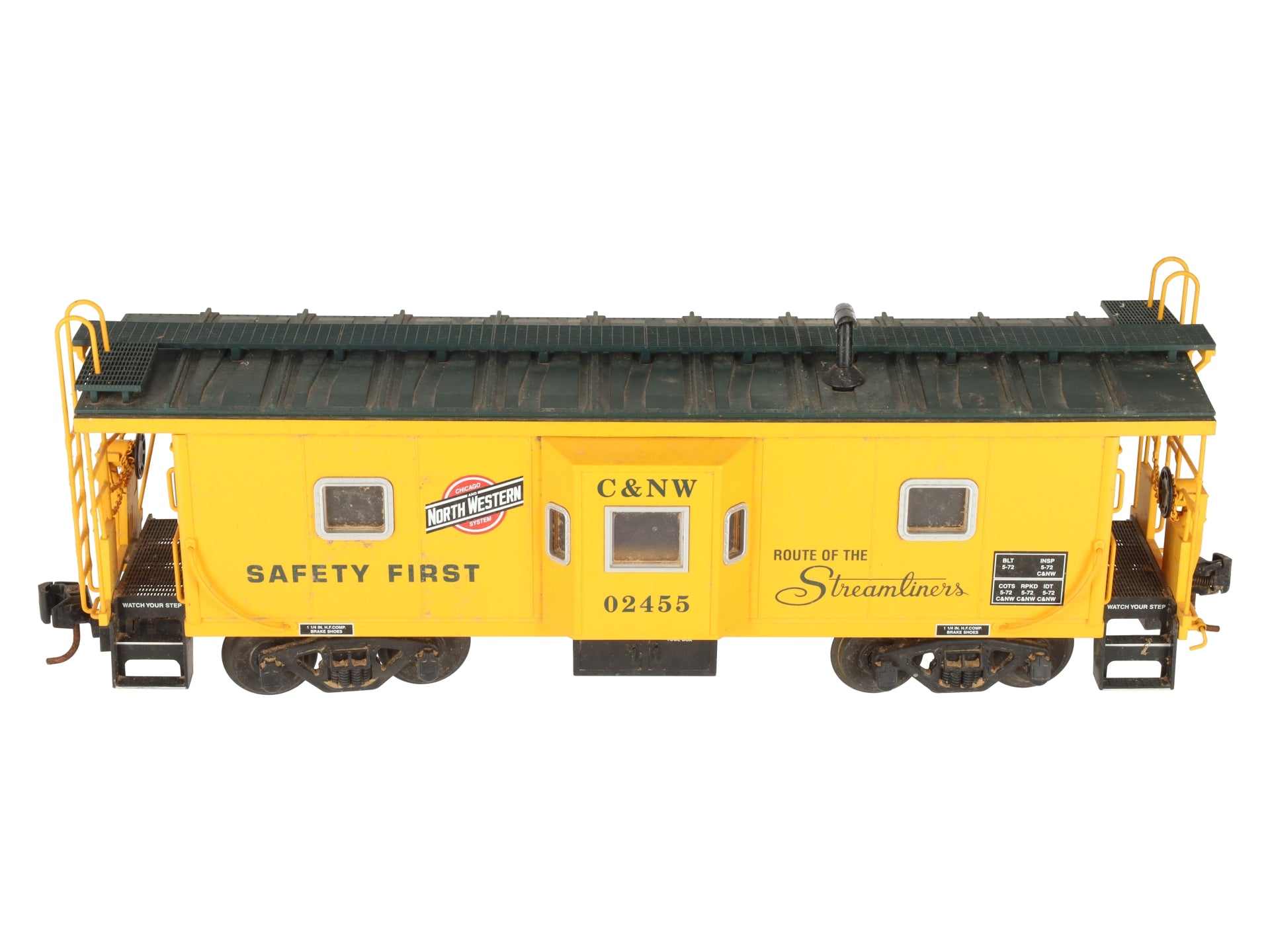 USA Trains 12055 G Chicago & Northwestern Bay Window Caboose #02455 VG