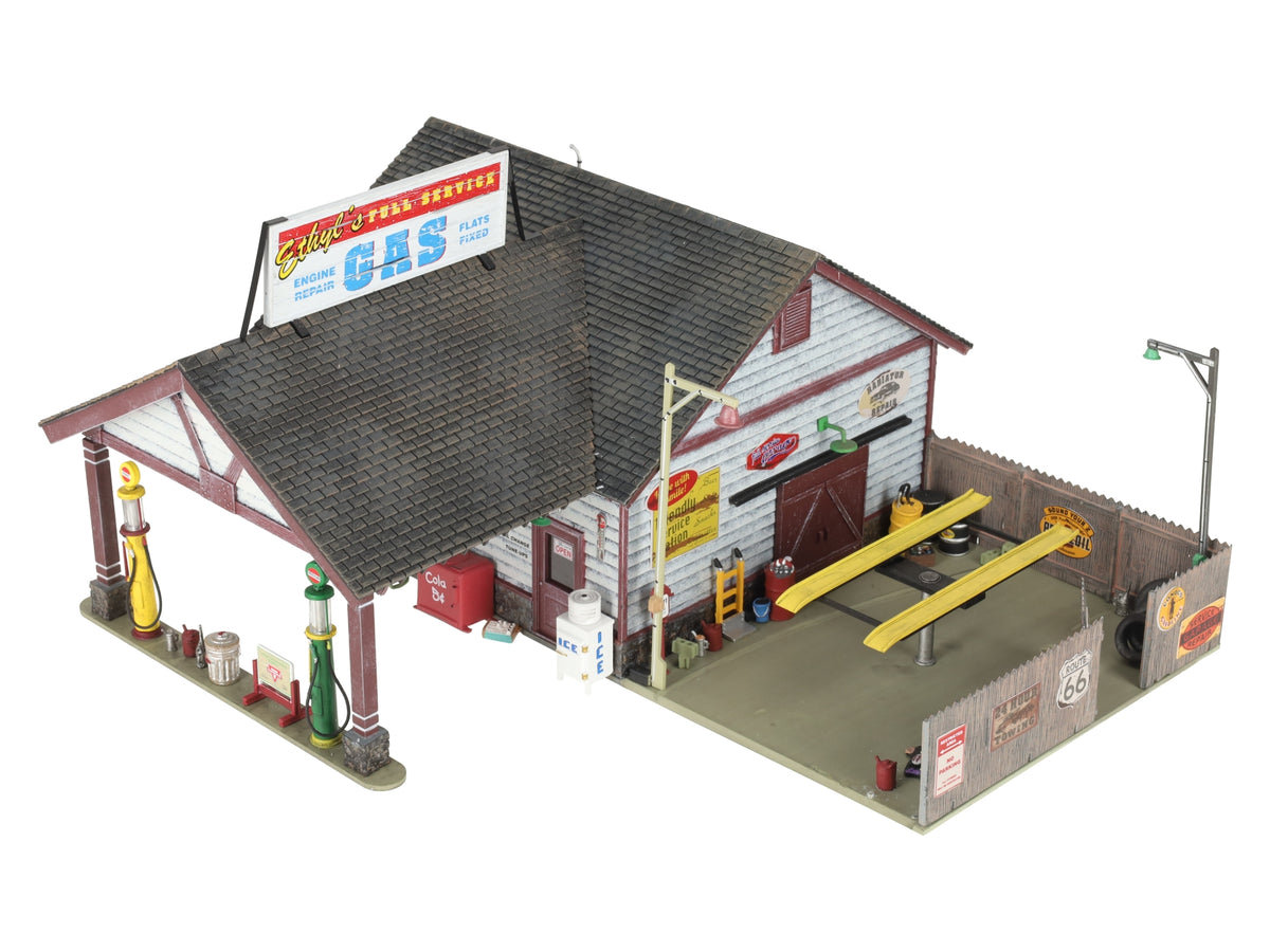 Woodland Scenics BR5849 O Built-&-Ready Ethyl's Gas & Service Building