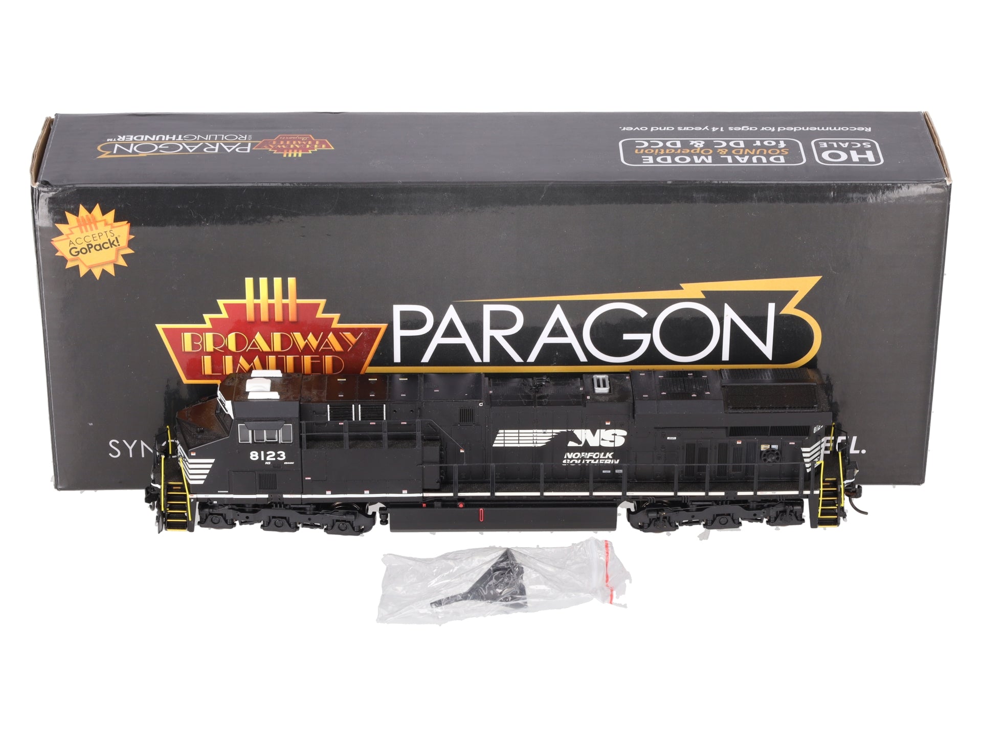 Broadway Limited 5872 HO Norfolk Southern GE ES44AC Diesel Loco Sound/DCC #8123 EX/Box