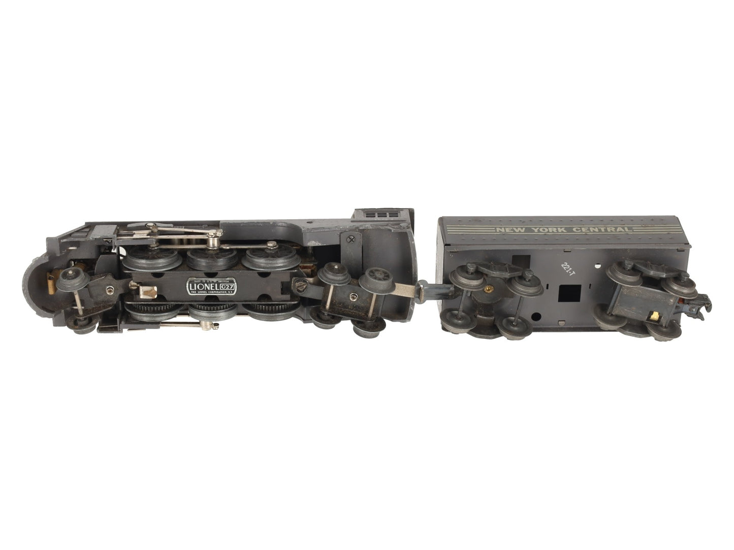Lionel 221 Vintage O NYC  Dreyfuss Gray 2-6-4 Steam Locomotive & 221W Tender VG