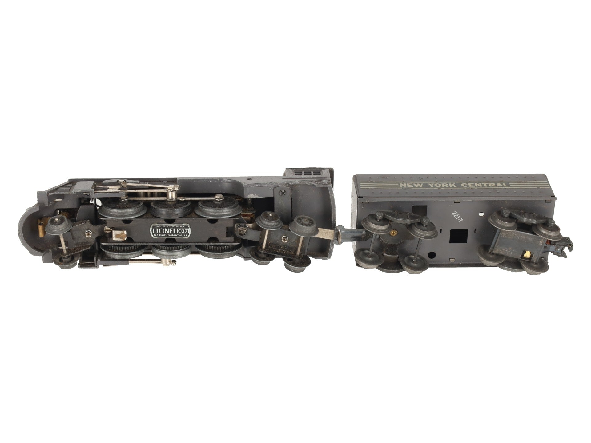 Lionel 221 Vintage O NYC  Dreyfuss Gray 2-6-4 Steam Locomotive & 221W Tender VG