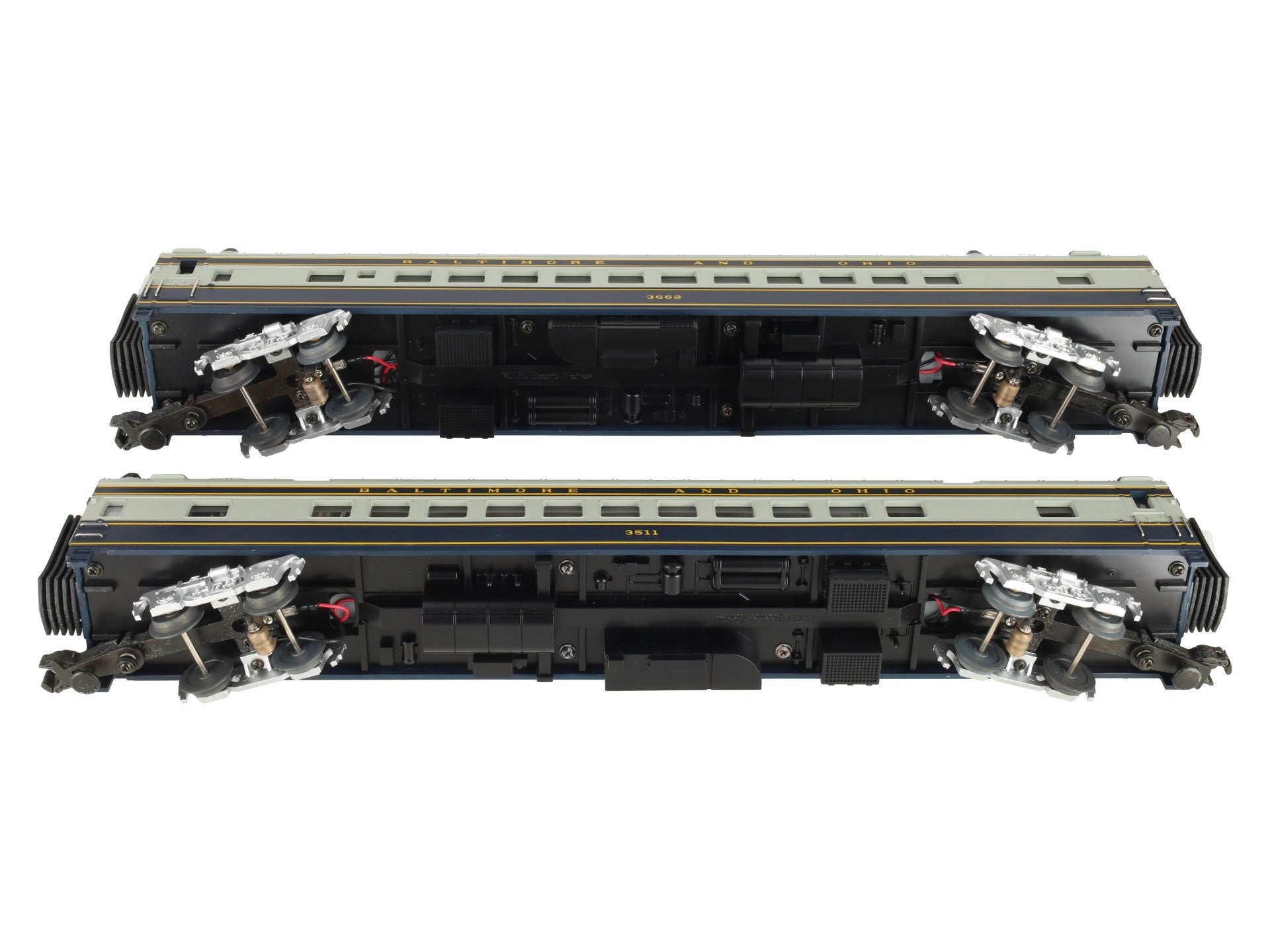 MTH 20-6665 O B&O 70' Streamlined Sleeper/Diner Passenger Car Set (Set of 2) EX/Box