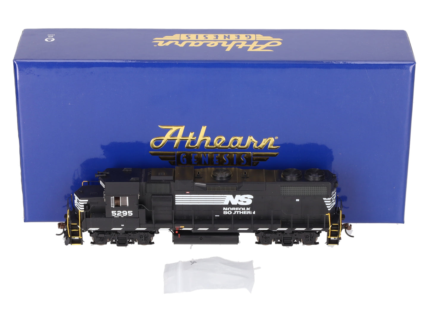 Athearn G71827 HO Norfolk Southern GP38-2 Diesel Locomotive w/ DCC & Sound #5295 LN/Box