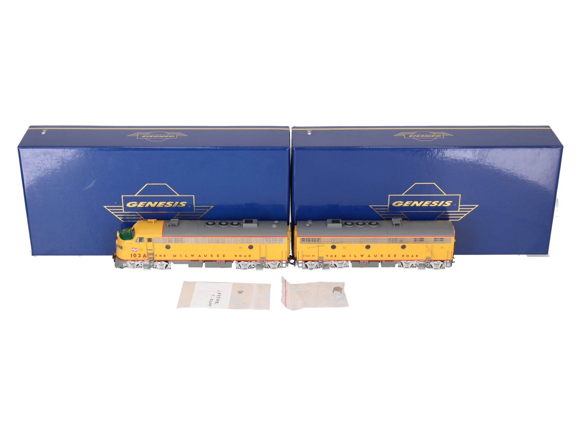 Athearn G22346 HO MILW FP7/F7B Passenger Locomotives w/DCC & Sound #102A/#102B EX/Box
