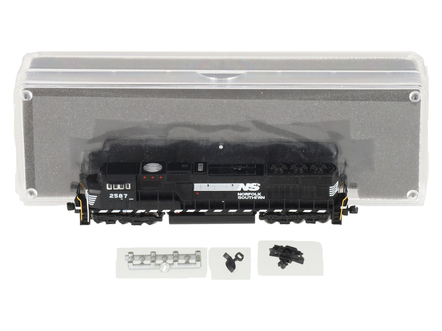 American Z-Line 6101 Z Scale Norfolk Southern SD70M Diesel Locomotive #2587 EX/Box