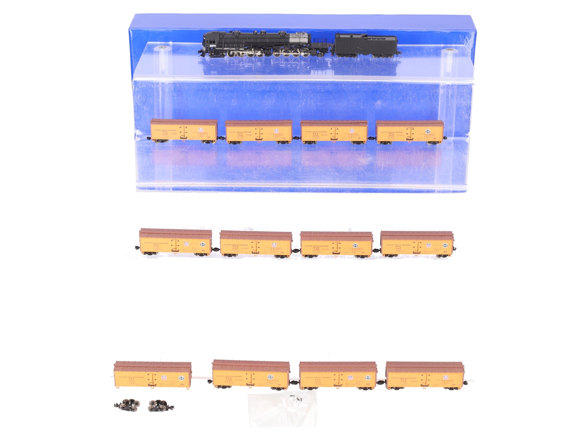 American Z-Line Z Scale 4-8-8-4 Steam Locomotive w/ Freight Cars (Set of 12) LN/Box