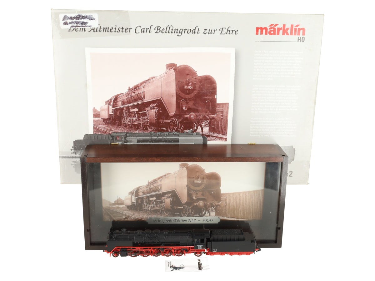 Marklin 37452 Steam Locomotive w/Display Case LN/Box
