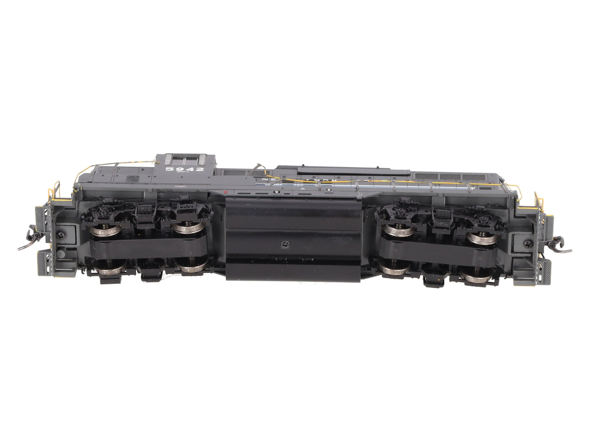 Athearn G62430 HO New York Central GP9 Torpedo Tubes Diesel Locomotive #5942 VG/Box