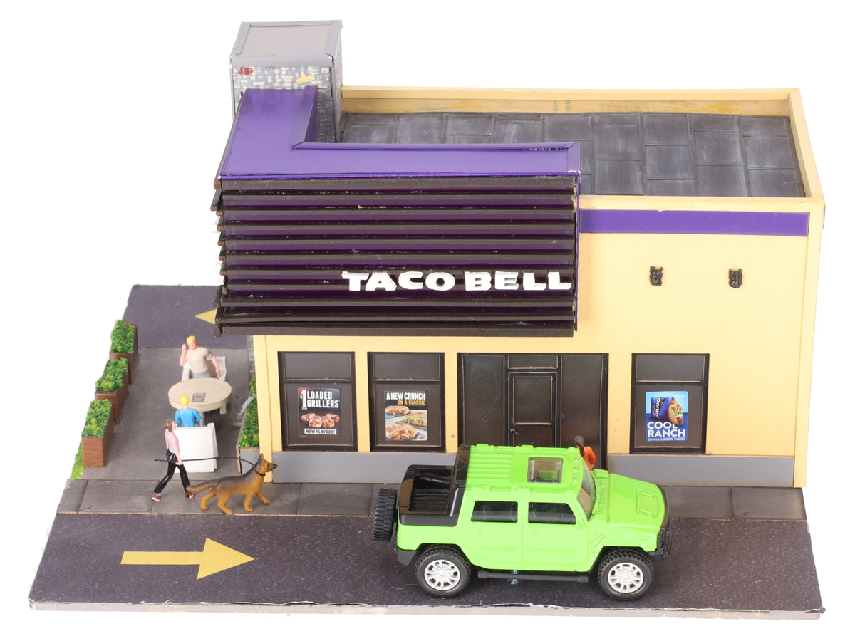 Menards 279-4451 O Scale Taco Bell Restaurant w/Lighting EX/Box