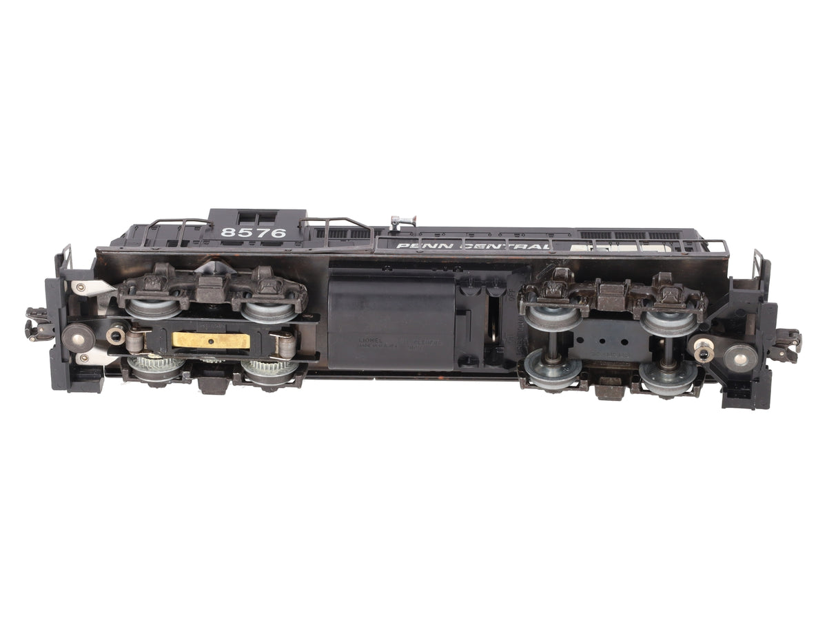 Lionel 6-8576 O Gauge Penn Central GP-7 Diesel Locomotive #8576 VG/Box