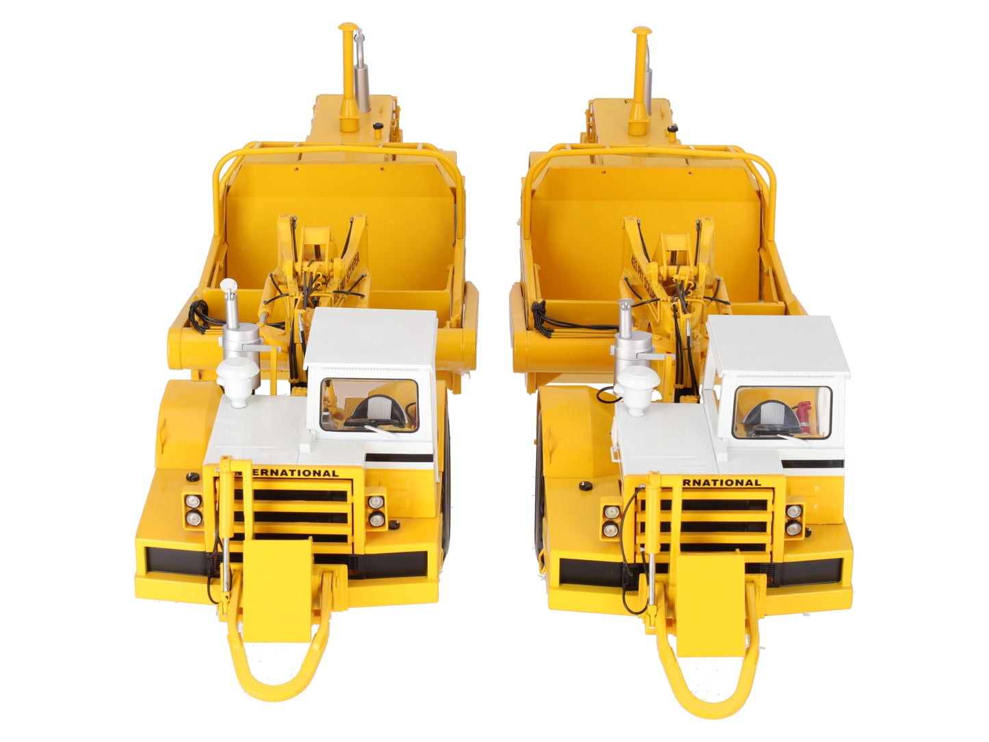 First Gear 70-0180 1:25 433 Dual Engine Pay Scraper (Pack of 2) LN/Box