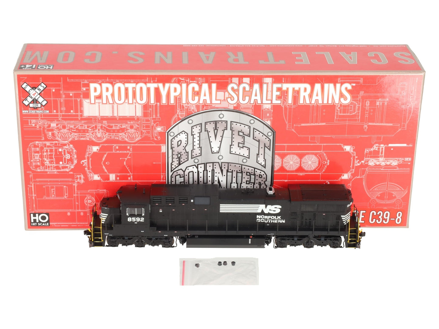 Scale Trains SXT31217 HO Scale Norfolk Southern GE C39-8 Phase II #8592 EX/Box