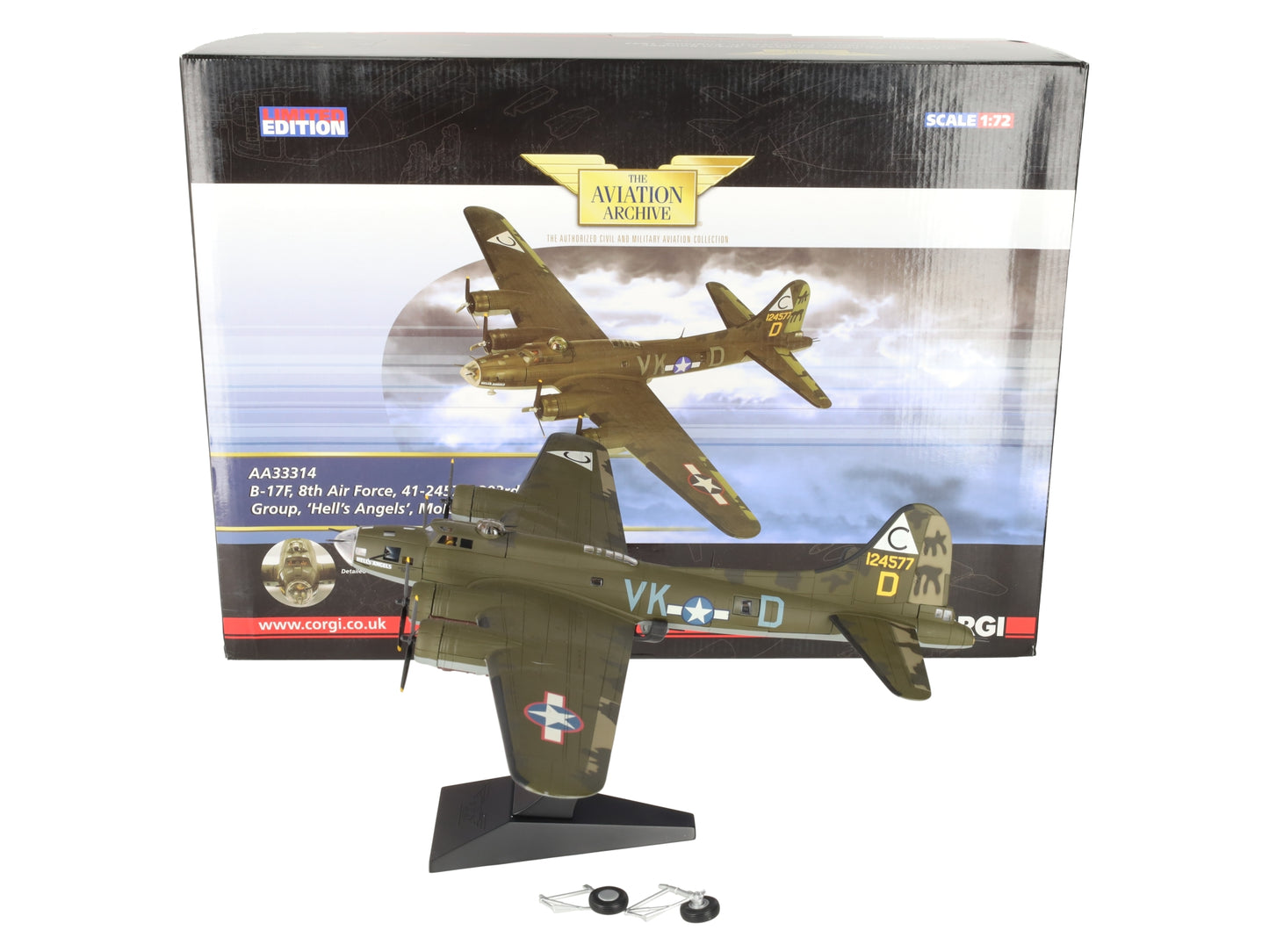 Corgi AA33314 1:72 B-17F 8th Air Force 303rd Bomber Group "Hells Angels" 1943 EX/Box