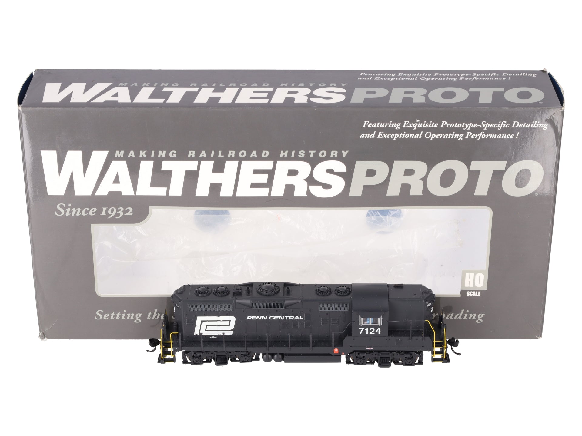 Walthers 905-42700 HO Proto 2000 PC Penn Central GP9 #7124 LN/Box