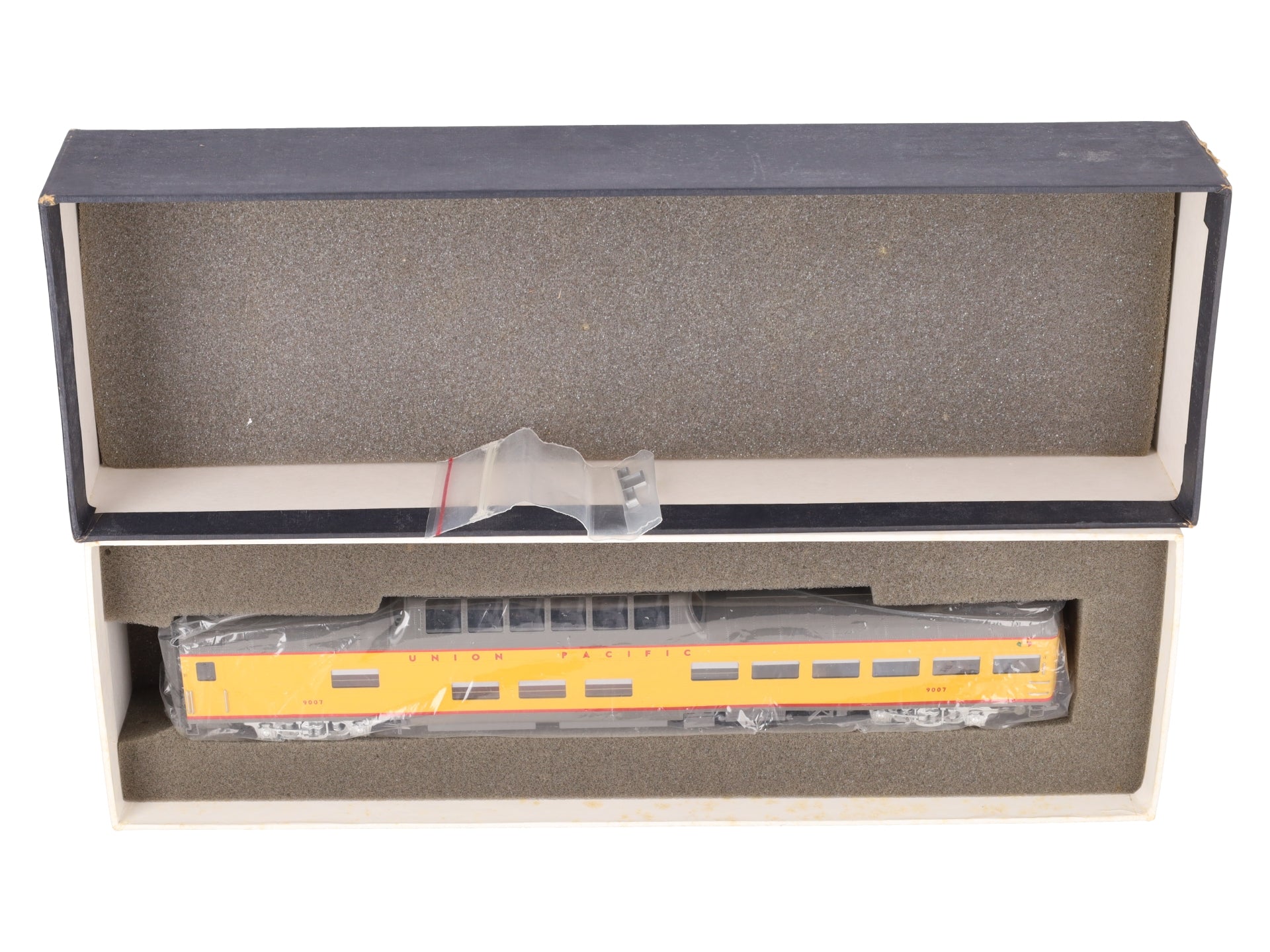 Wasatch HO Scale BRASS Union Pacific 9000 Series Dome Observation Car - Painted/Box