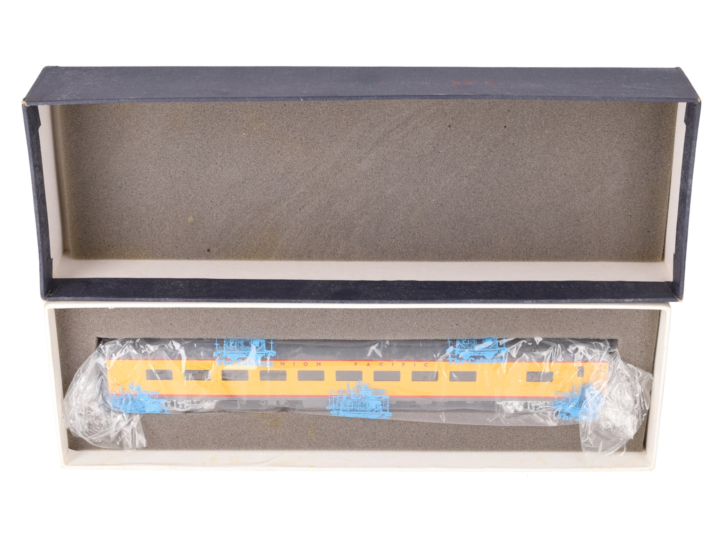 Wasatch 4000-4003 HO Brass Union Pacific Lunch Counter Diner Car - painted/Box