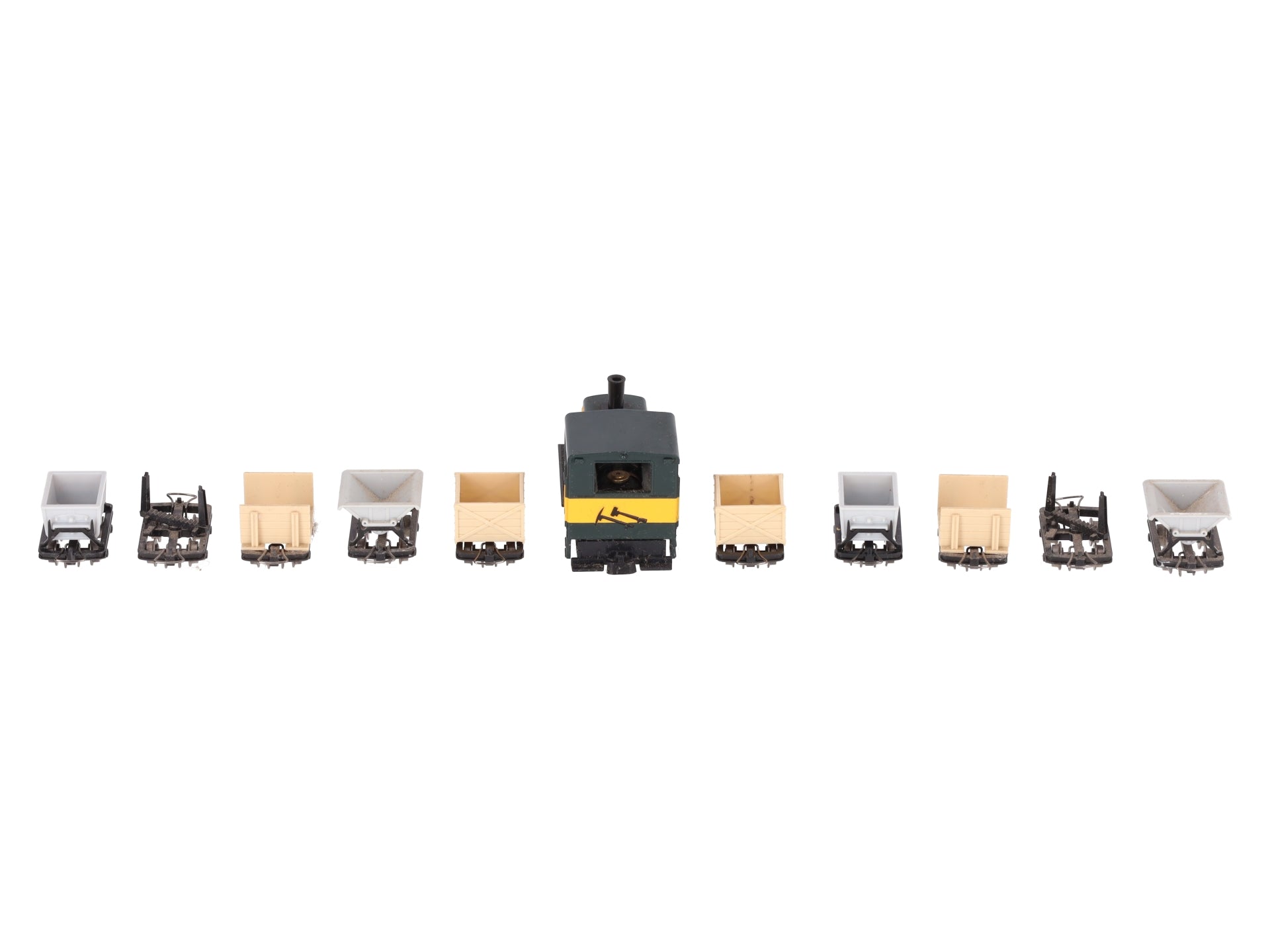 Big City Hobbies 5055 HOn30 Diesel Train Set - Green (Set of 10) EX/Box