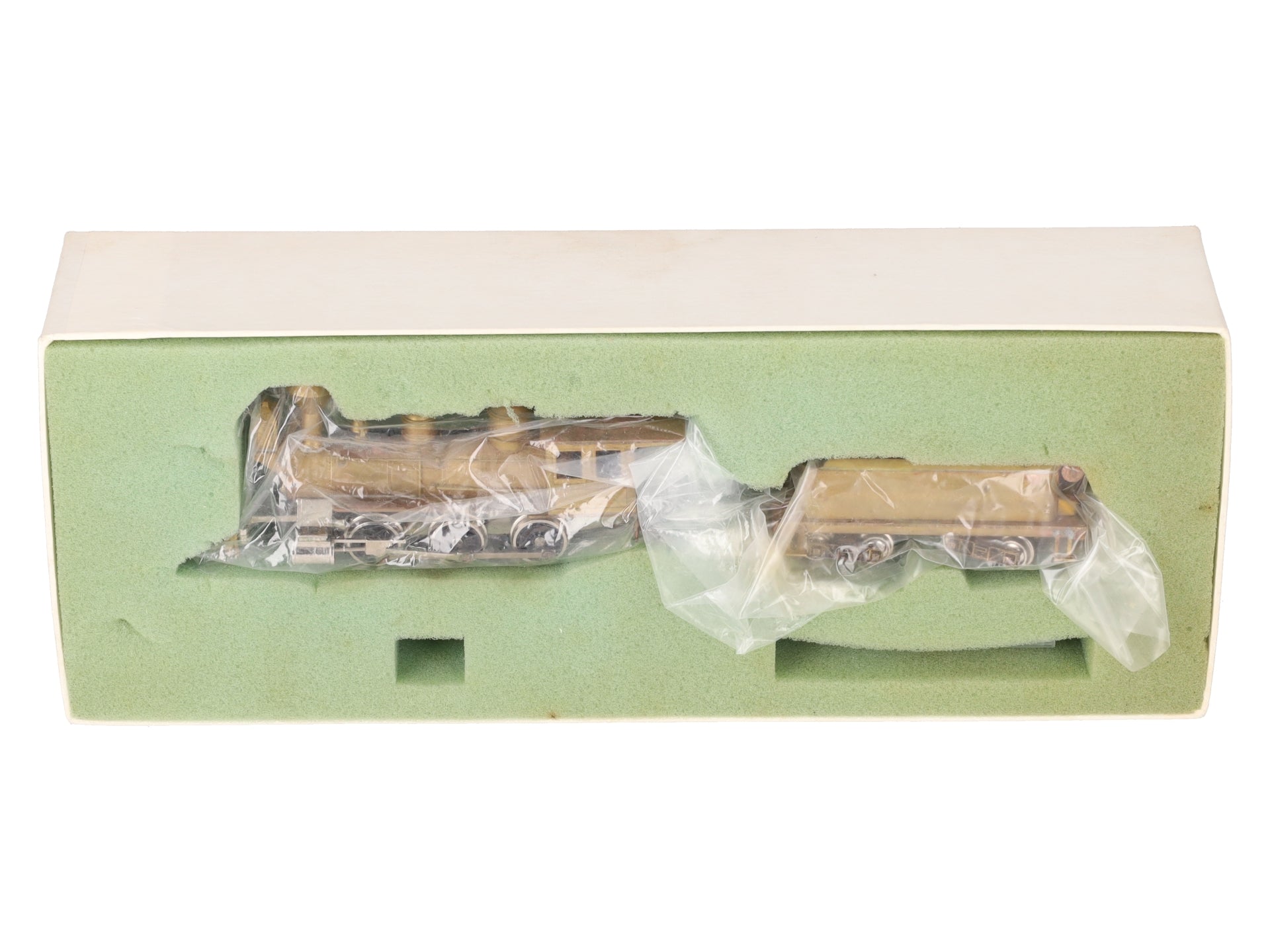 Far East Distributors 2602 HOn3 Scale 2-6-0 Steam Loco With Tender EX/Box