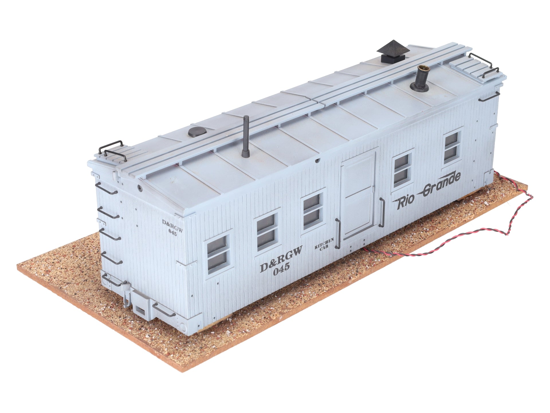 USA Trains R1940 G Roadside Shanty with Smoking Chimney and Lights VG