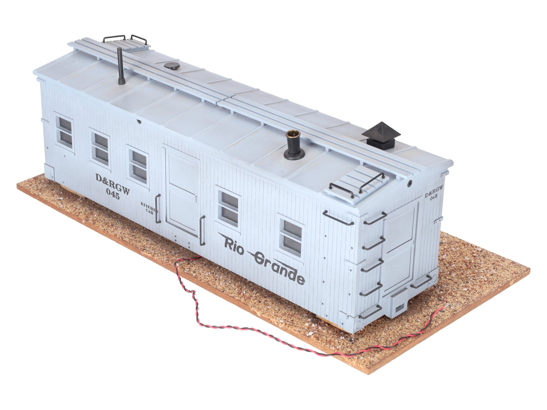 USA Trains R1940 G Roadside Shanty with Smoking Chimney and Lights VG