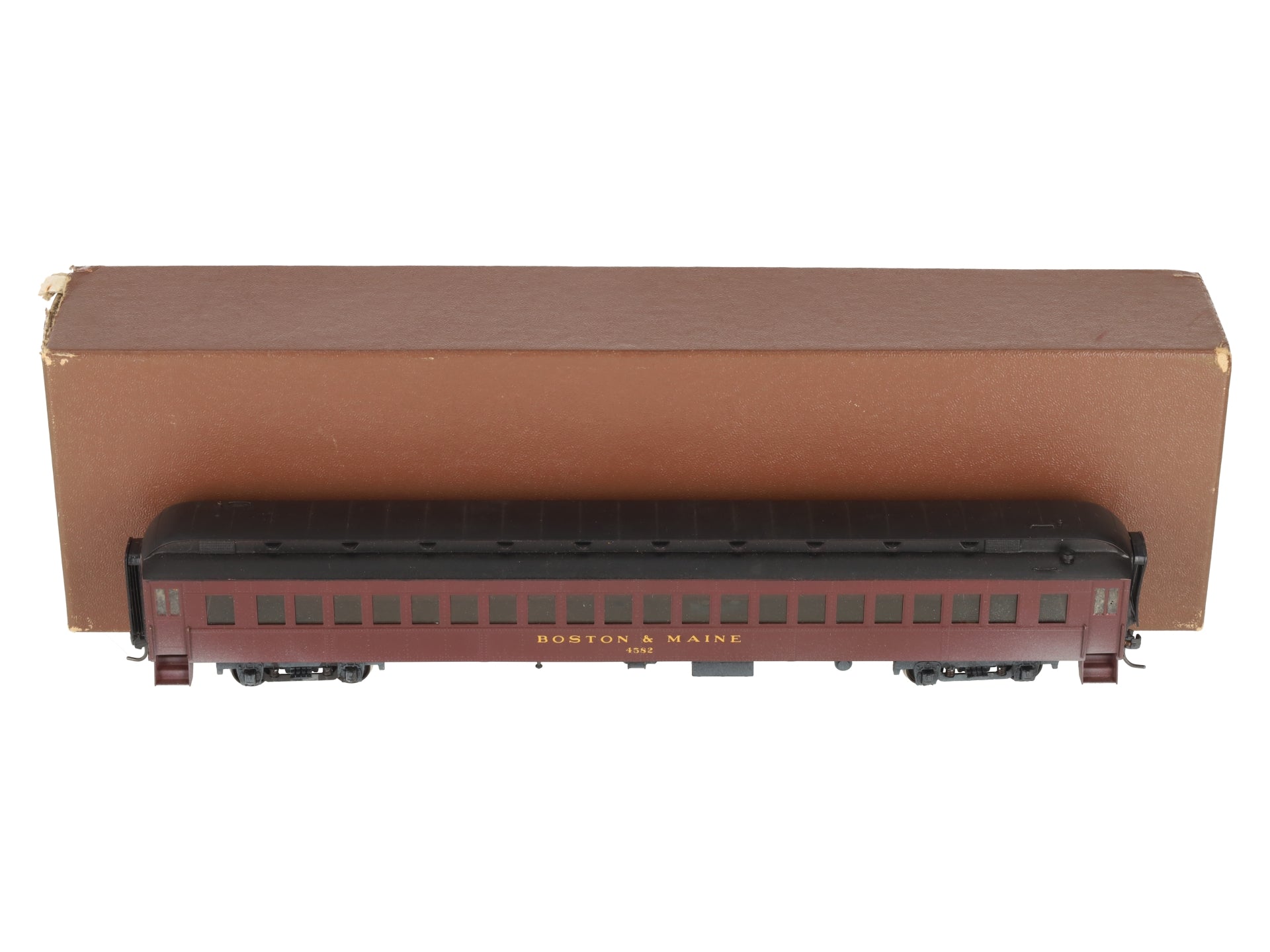 Roundhouse HO Scale BRASS Boston & Maine 80' Coach Car- Painted/Box