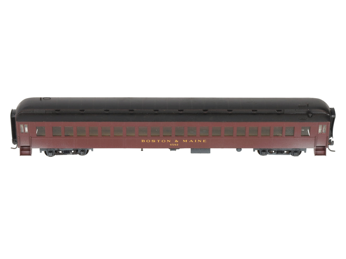 Roundhouse HO Scale BRASS Boston & Maine 80' Coach Car- Painted/Box