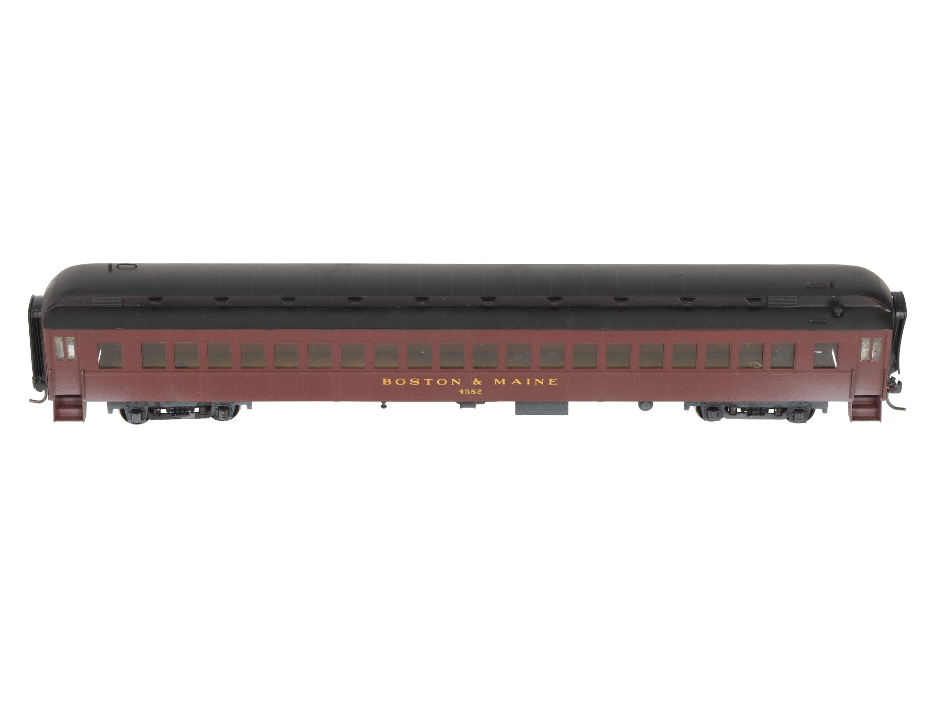 Roundhouse HO Scale BRASS Boston & Maine 80' Coach Car- Painted/Box