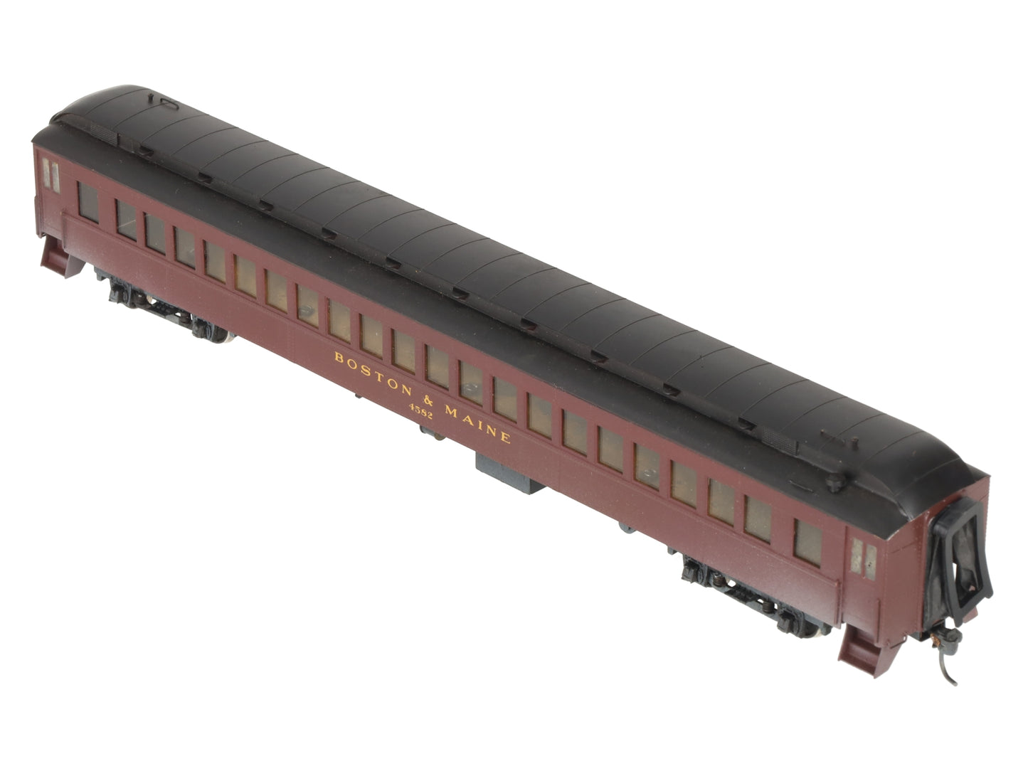Roundhouse HO Scale BRASS Boston & Maine 80' Coach Car- Painted/Box