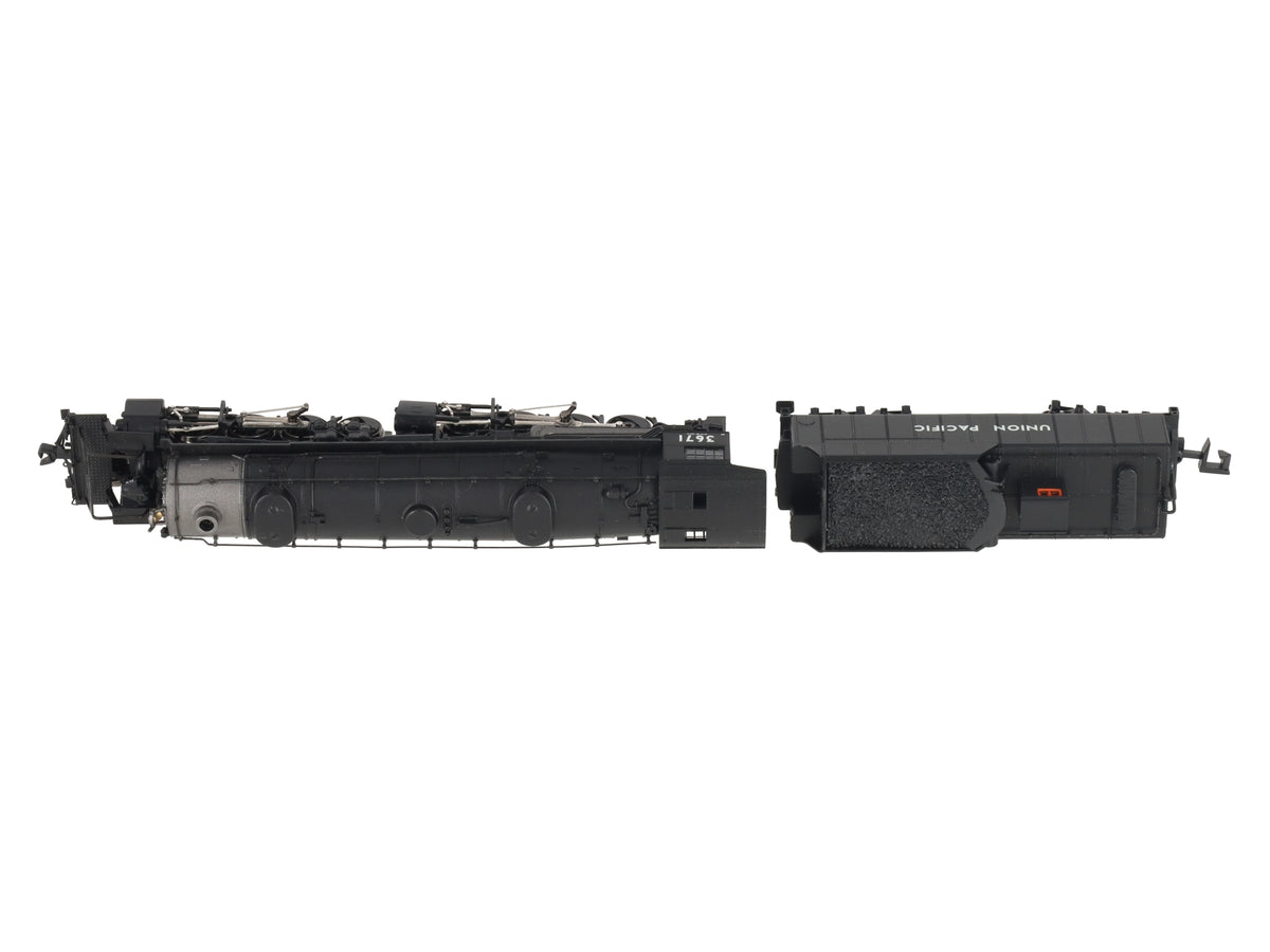 Life Like 7579 N Scale Union Pacific USRA  2-8-8-2 Steam Loco and Tender #3671 EX/Box