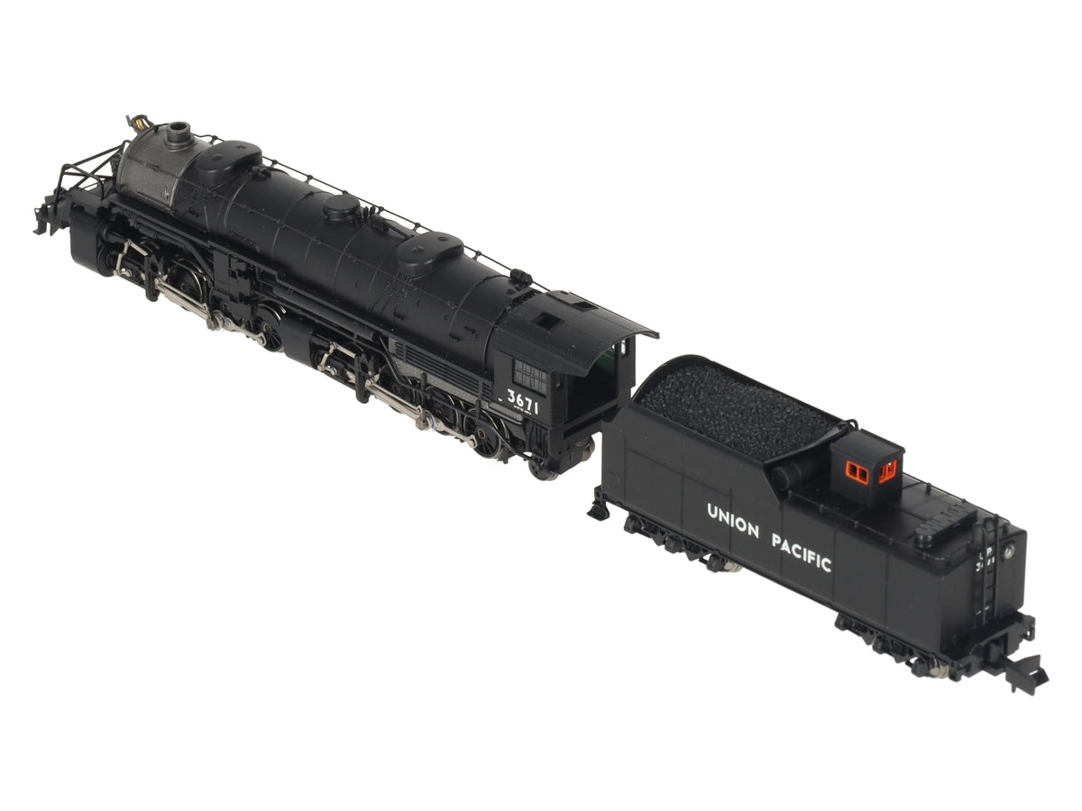 Life Like 7579 N Scale Union Pacific USRA  2-8-8-2 Steam Loco and Tender #3671 EX/Box