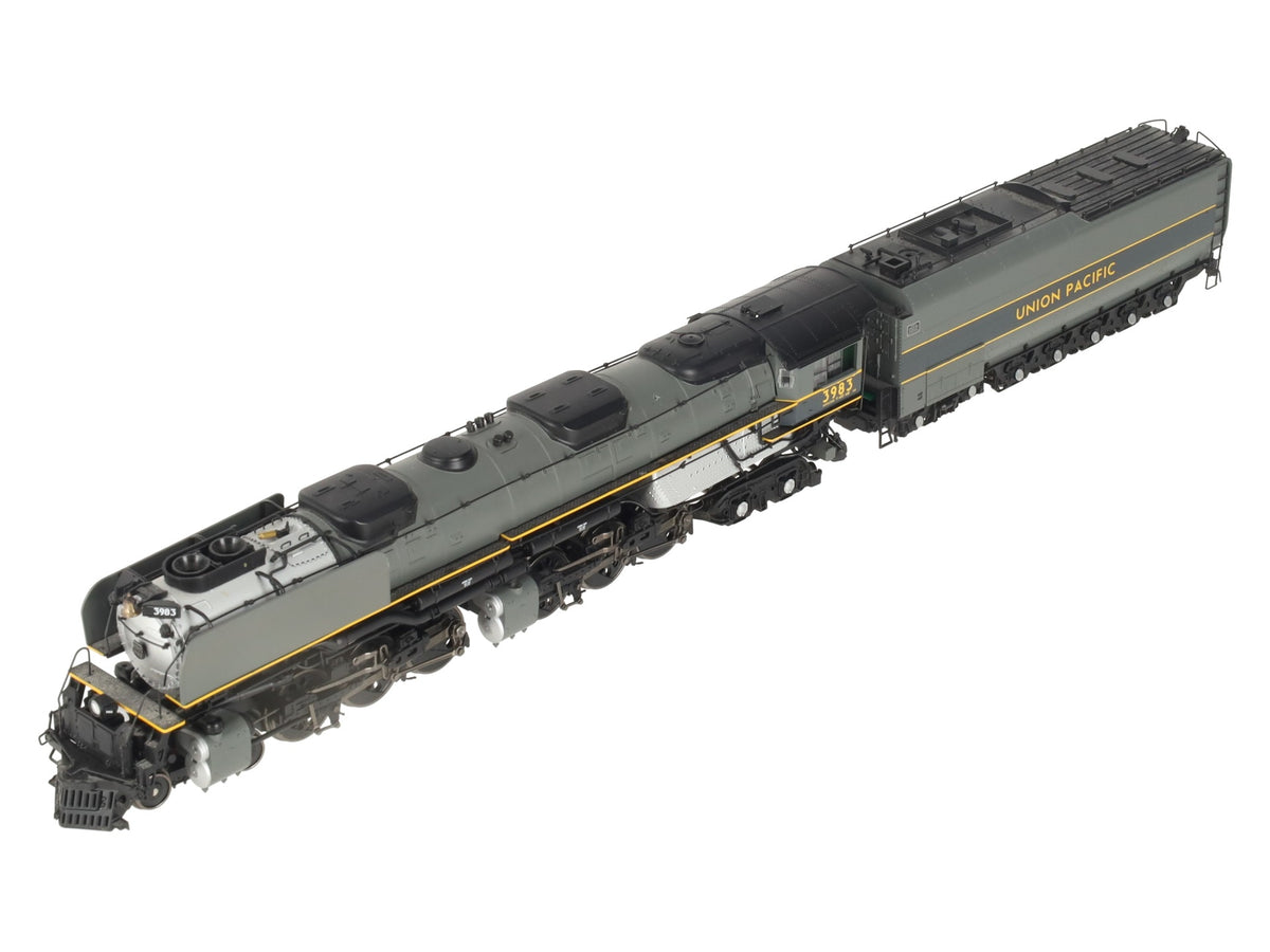 Athearn G9133 HO Union Pacific GreyHOund 4-6-6-4 with DCC & Sound #3983 EX/Box