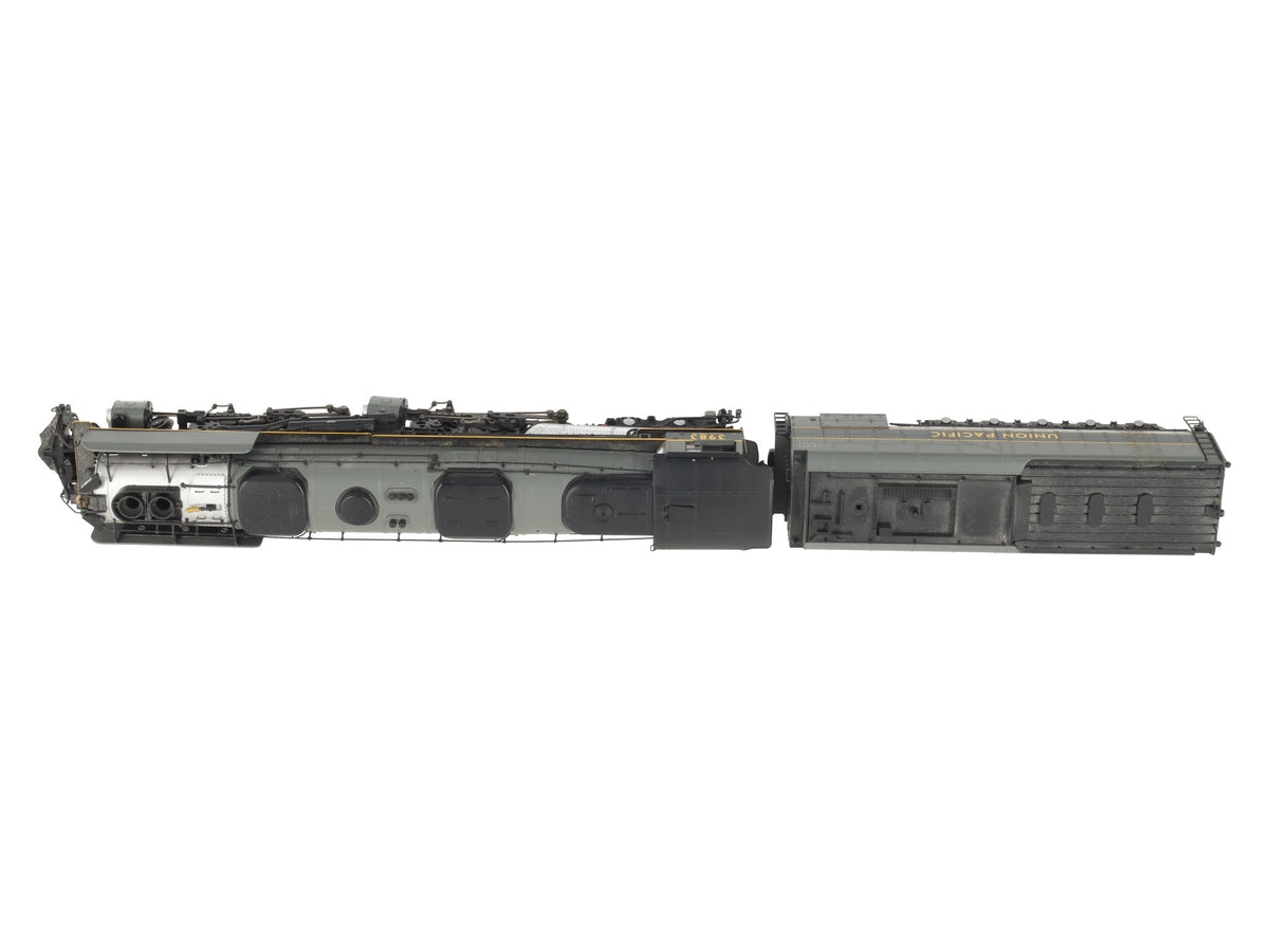 Athearn G9133 HO Union Pacific GreyHOund 4-6-6-4 with DCC & Sound #3983 EX/Box