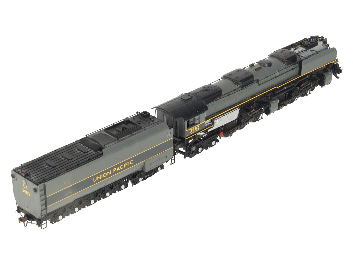Athearn G9133 HO Union Pacific GreyHOund 4-6-6-4 with DCC & Sound #3983 EX/Box