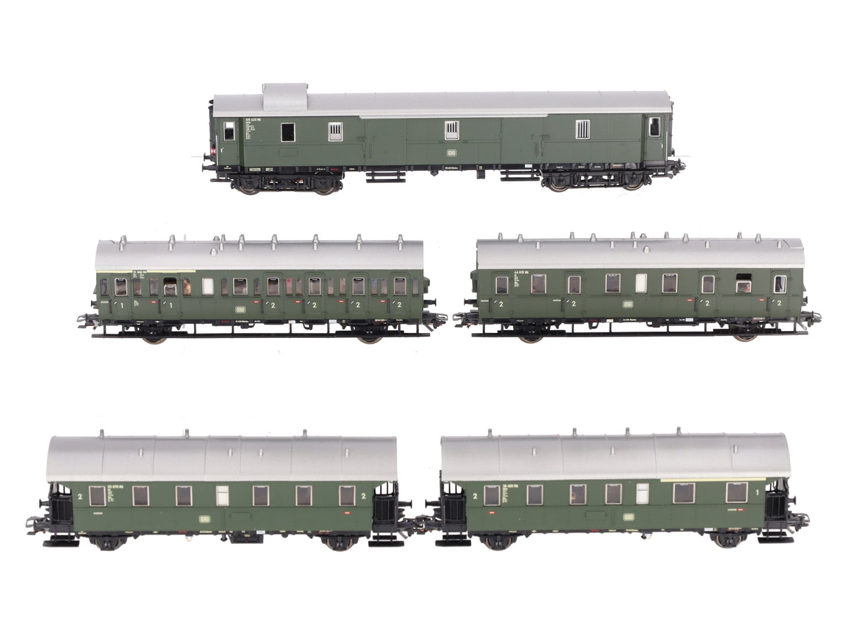 Marklin 43144 HO Scale Class E 44.5 Passenger Car Set (Set of 5) NIB