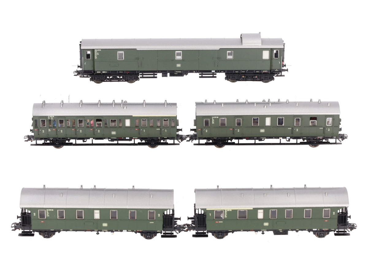 Marklin 43144 HO Scale Class E 44.5 Passenger Car Set (Set of 5) NIB