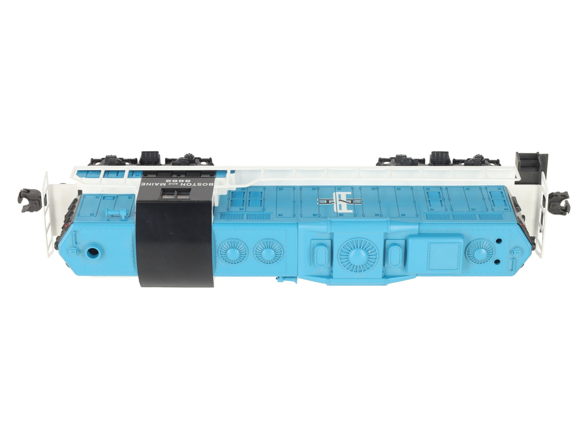 Williams 302 O Gauge Boston & Maine GP-9 Powered A Unit Diesel Loco w/Horn #8662 VG/Box