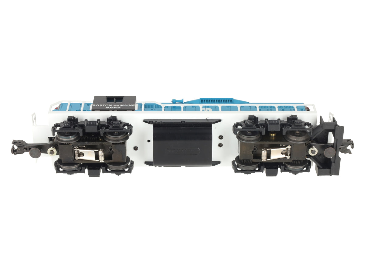 Williams 302 O Gauge Boston & Maine GP-9 Powered A Unit Diesel Loco w/Horn #8662 VG/Box
