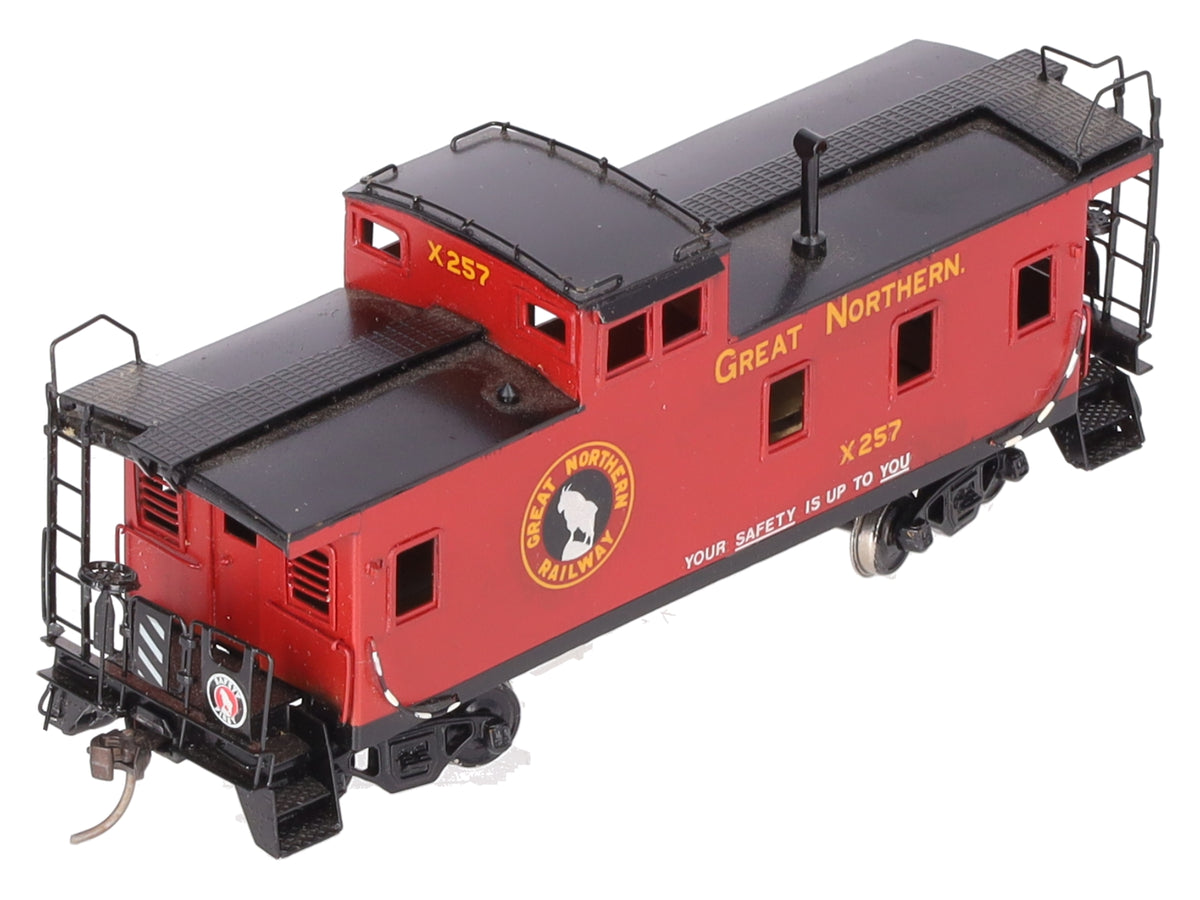 Overland HO Scale BRASS Greats Northern "1945" Steel Caboose - Painted/Box