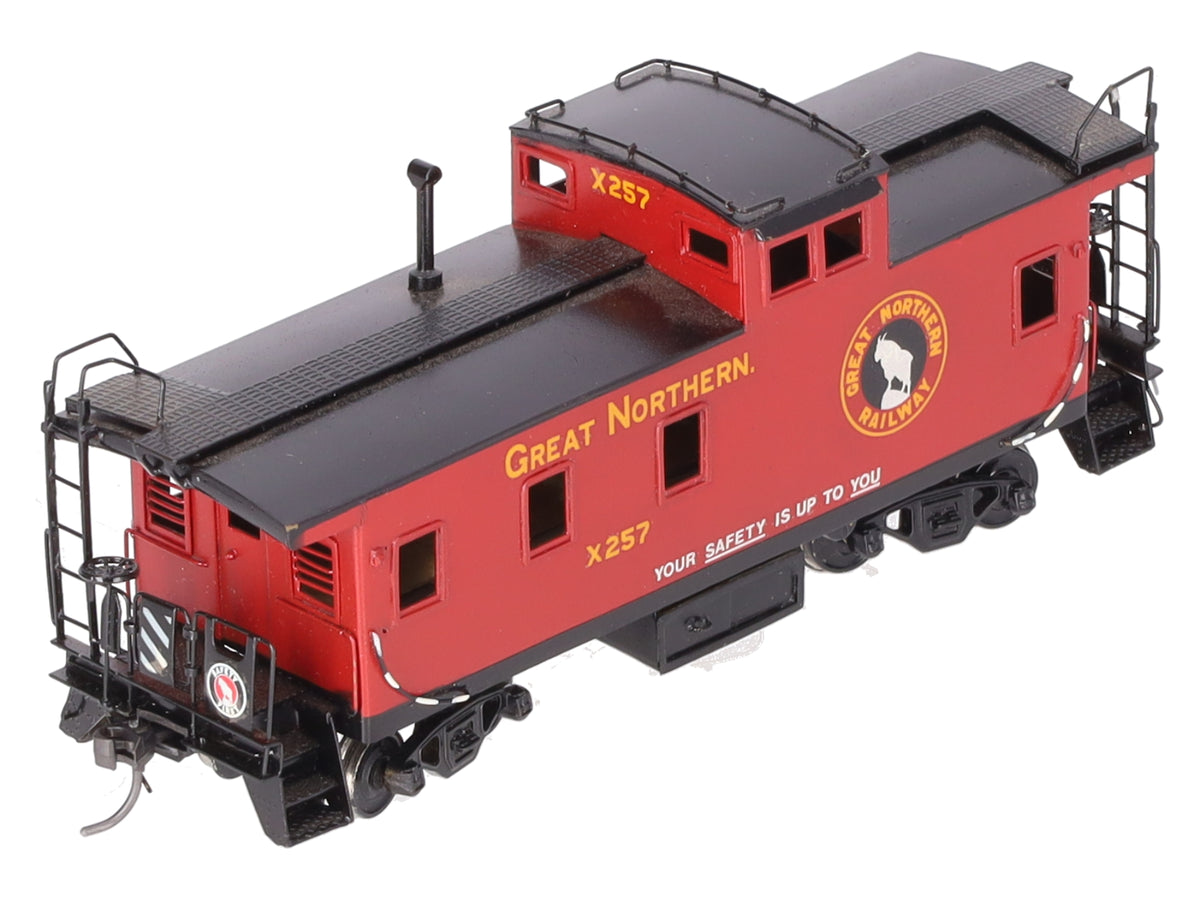 Overland HO Scale BRASS Greats Northern "1945" Steel Caboose - Painted/Box