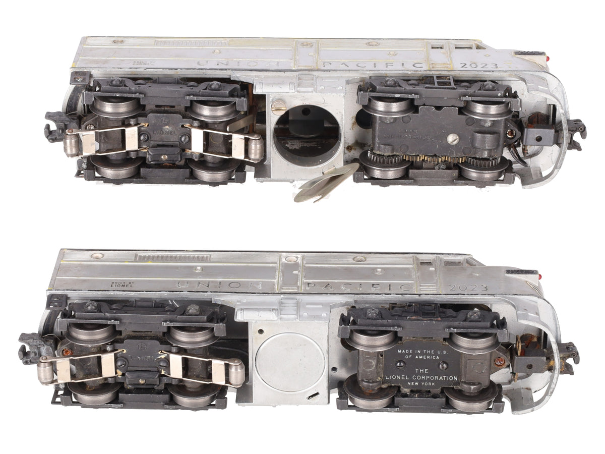 Lionel 2023 Vintage O Union Pacific Alco AA Diesel Locomotives - Silver & Gray