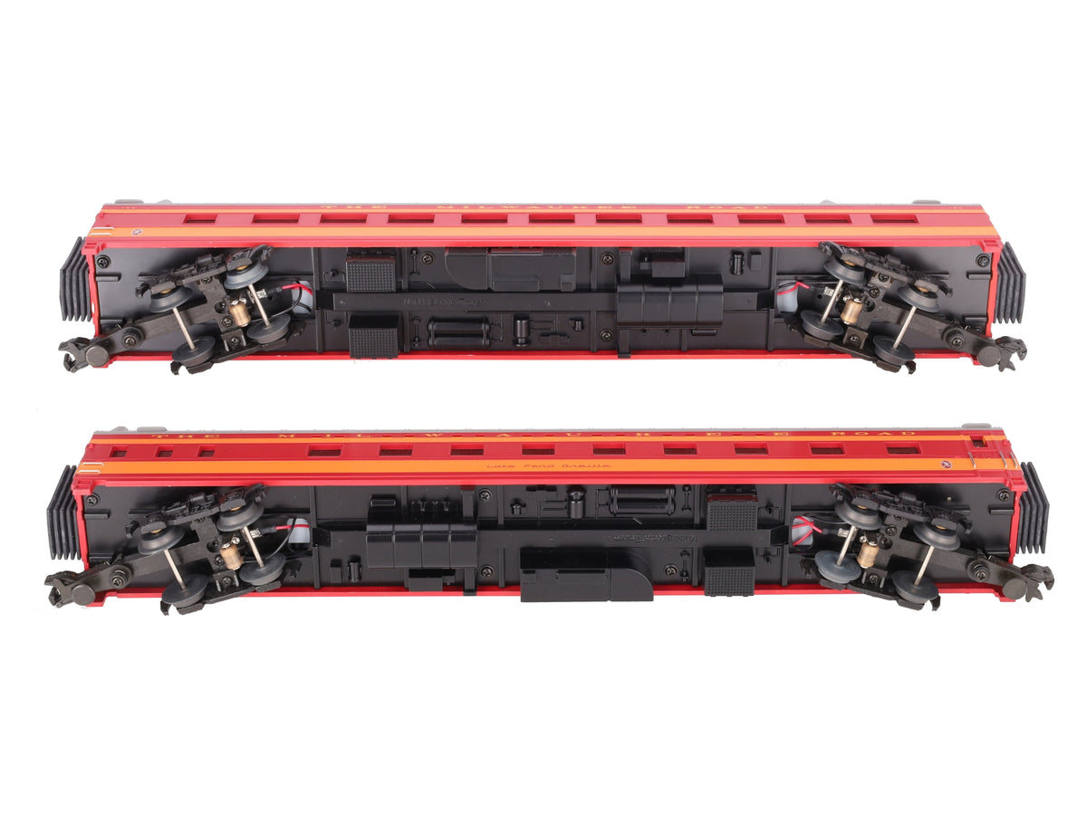 MTH 20-6652 O Milwaukee 70' Streamlined Slpr/Diner Passenger Cars (Set of 2) EX/Box