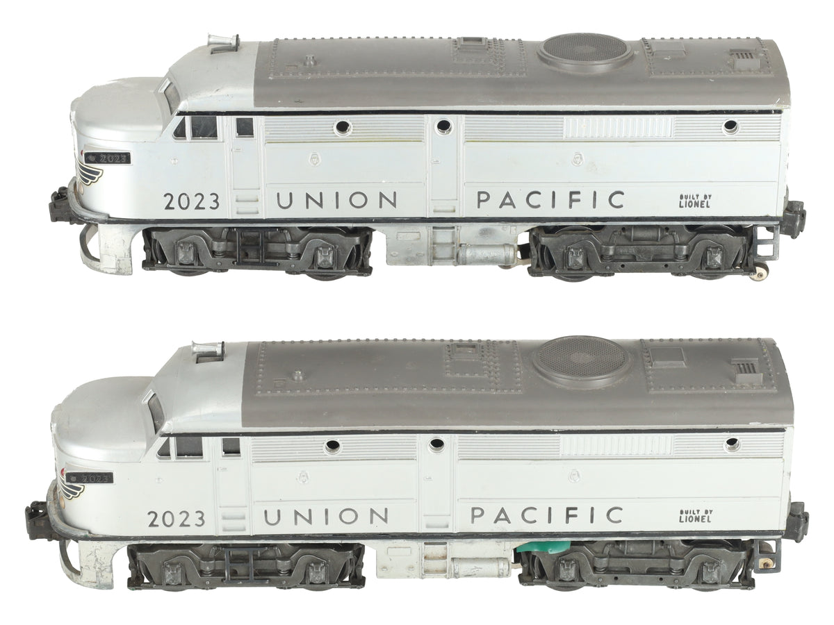 Lionel 2023 Vintage O Union Pacific Alco AA Diesel Locomotives - Silver & Gray VG