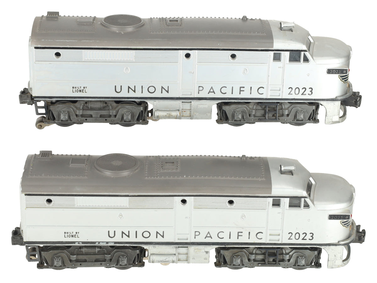 Lionel 2023 Vintage O Union Pacific Alco AA Diesel Locomotives - Silver & Gray VG