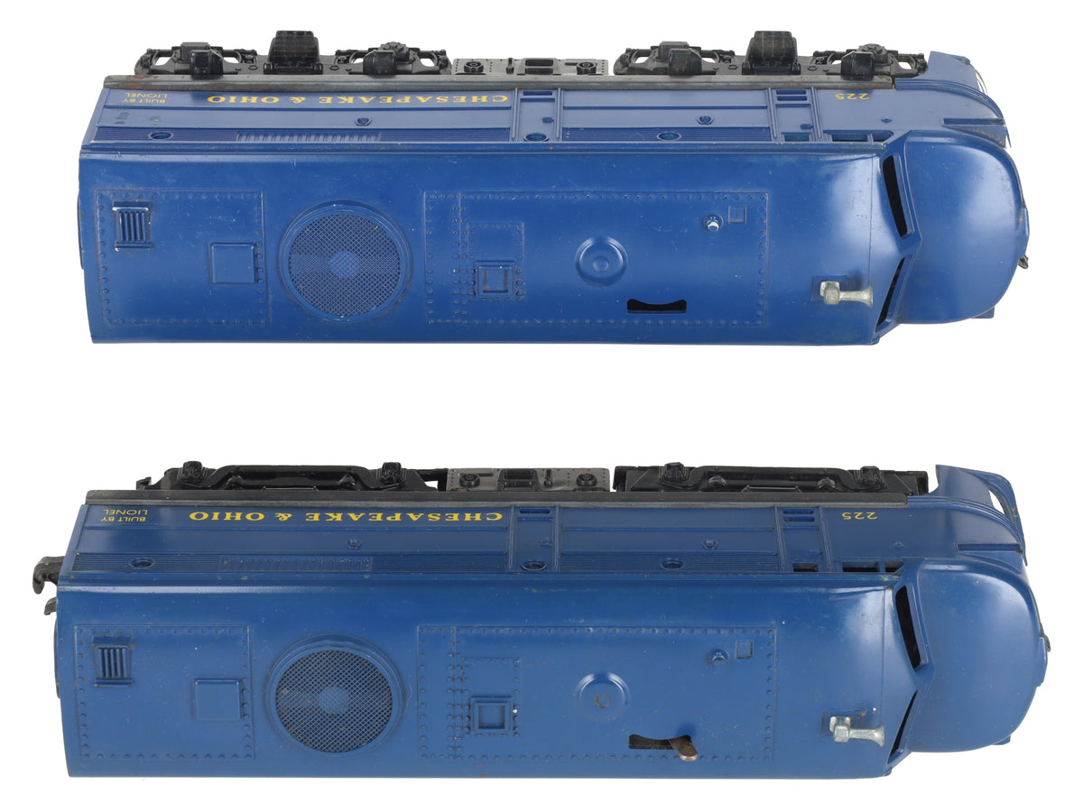 Lionel 225 Vintage O Chesapeake & Ohio AA Diesel Locomotive Set VG