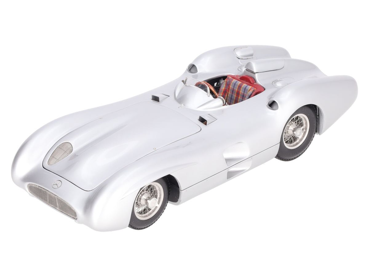 CMC M-044 1:18 Scale Mercedes-Benz W196R 54-55 Streamliner Body Diecast Model EX/Box