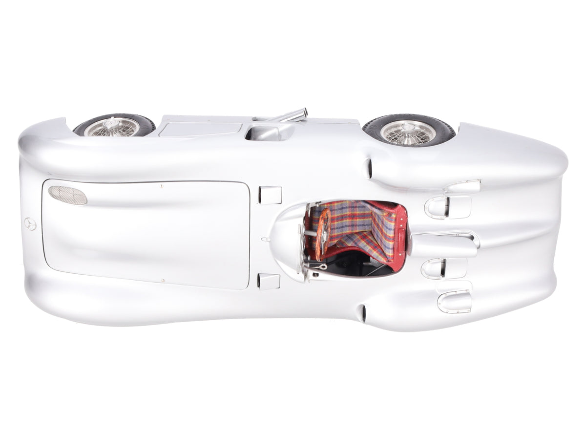 CMC M-044 1:18 Scale Mercedes-Benz W196R 54-55 Streamliner Body Diecast Model EX/Box