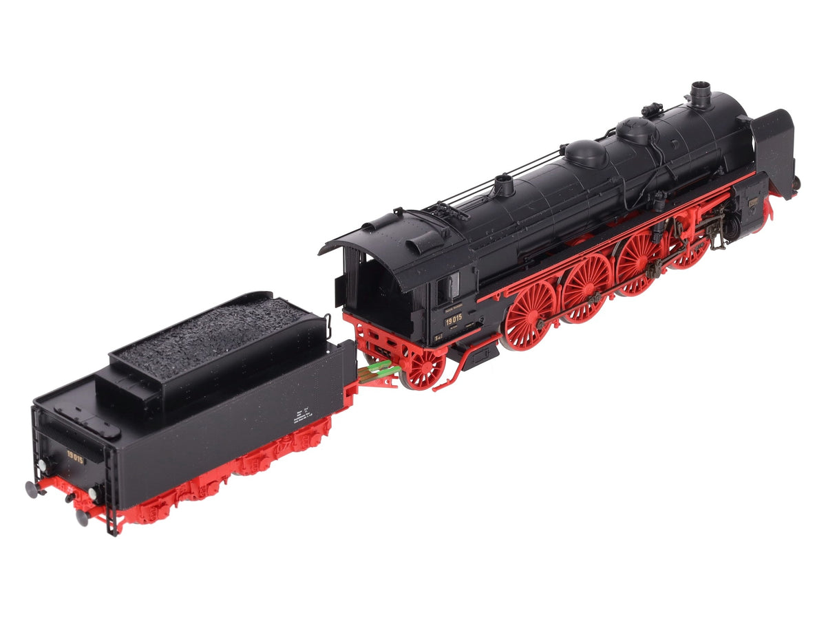 Gutzold 48330 HO Scale BR 19 2-8-2 Steam Locomotive w/ Tender #19015 EX/Box