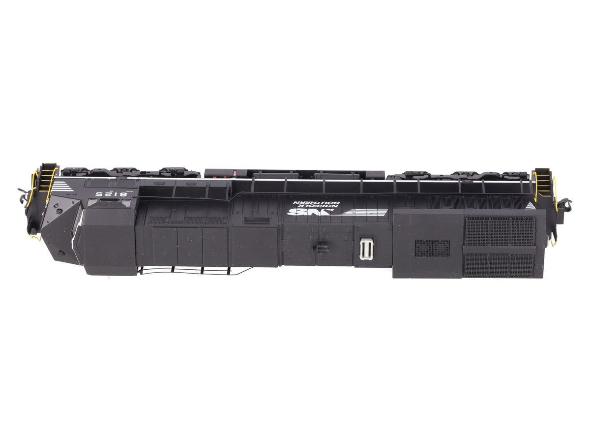Walthers 910-20232 HO Scale NS GE ES44AC GEVO Diesel Locomotive #8125 -Sound/DCC EX/Box