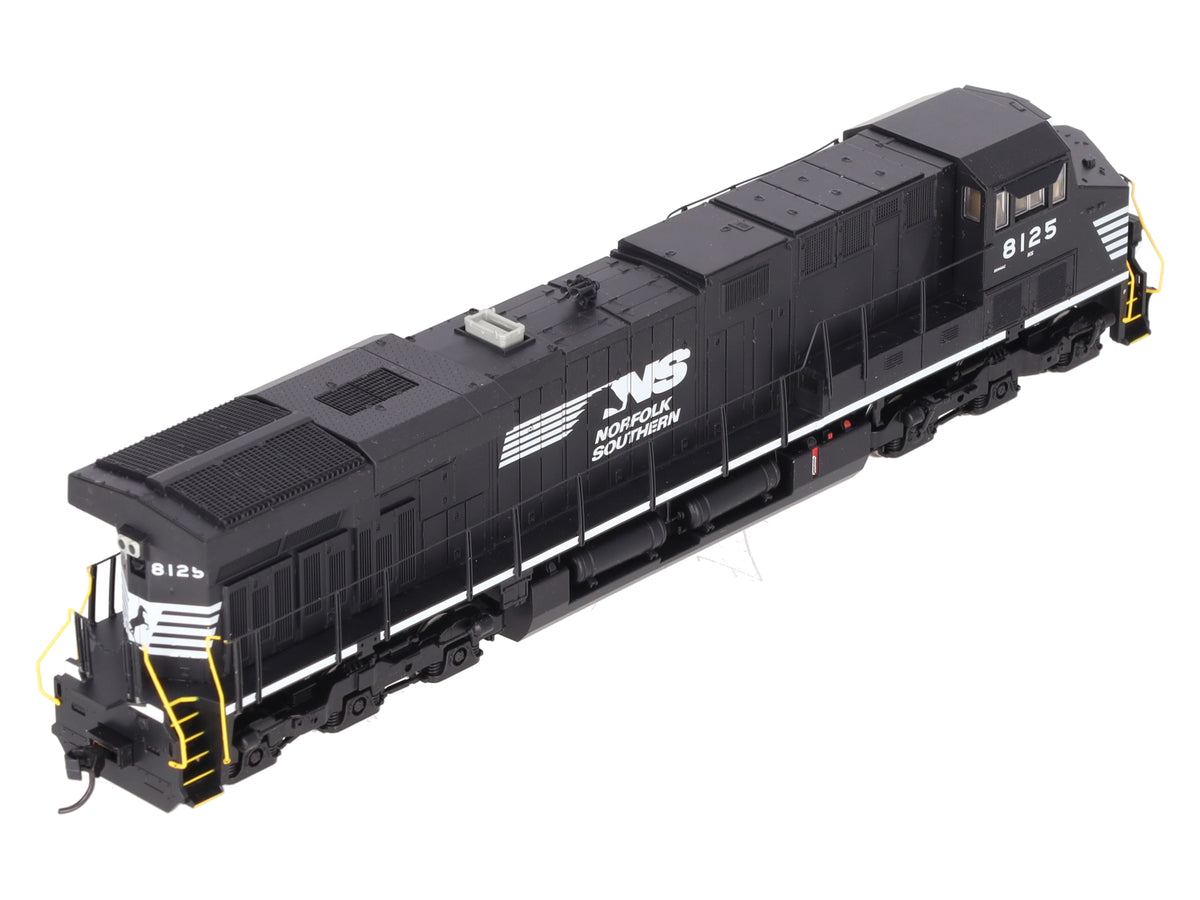 Walthers 910-20232 HO Scale NS GE ES44AC GEVO Diesel Locomotive #8125 -Sound/DCC EX/Box